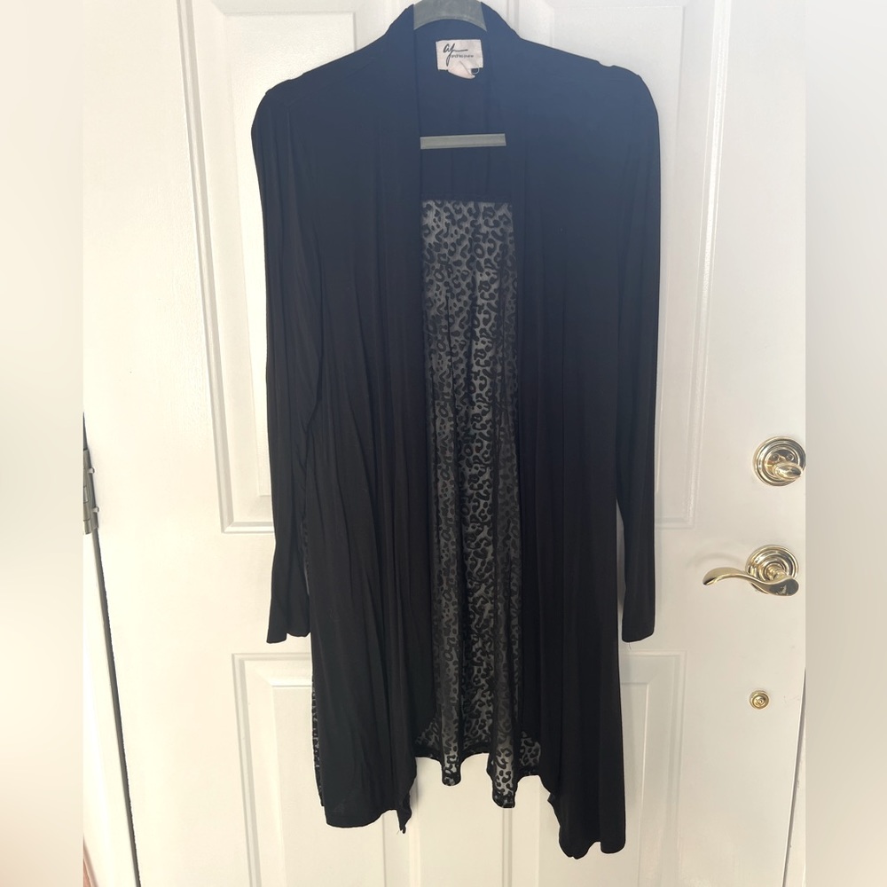 Flowy cardigan with animal print detail